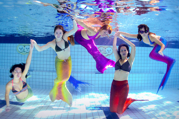 Queues de sirène pour nager - conseils de sécurité